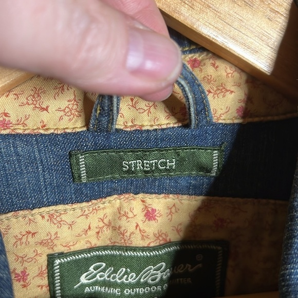 Eddie Bauer Stretch Denim Button Down Jacket Size Medium - Picture 4 of 9
